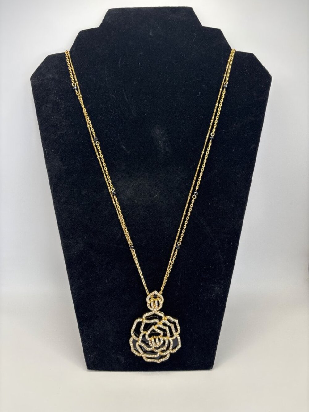 Long Gold Tone Chain 30" Necklace With Rhinestone Flower Black & Gold